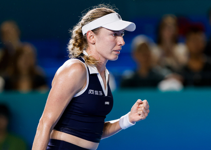 万美元和, 逆转战胜亚, 历山德罗娃