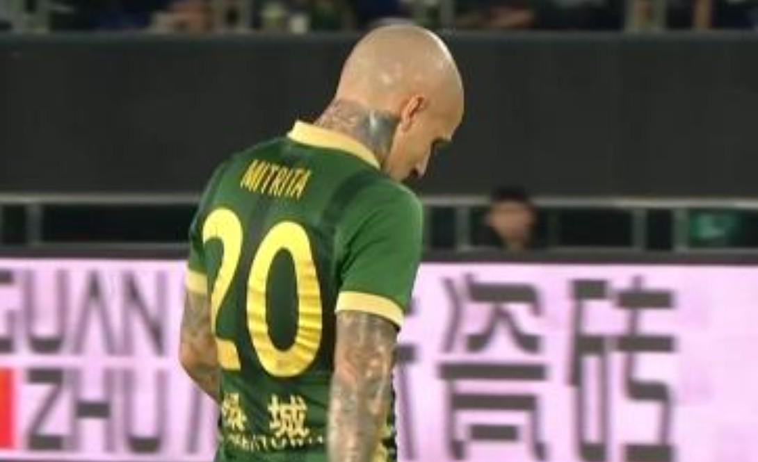 对此, 一些比赛时, 他踢到 对此, 一些比赛时, 他踢到